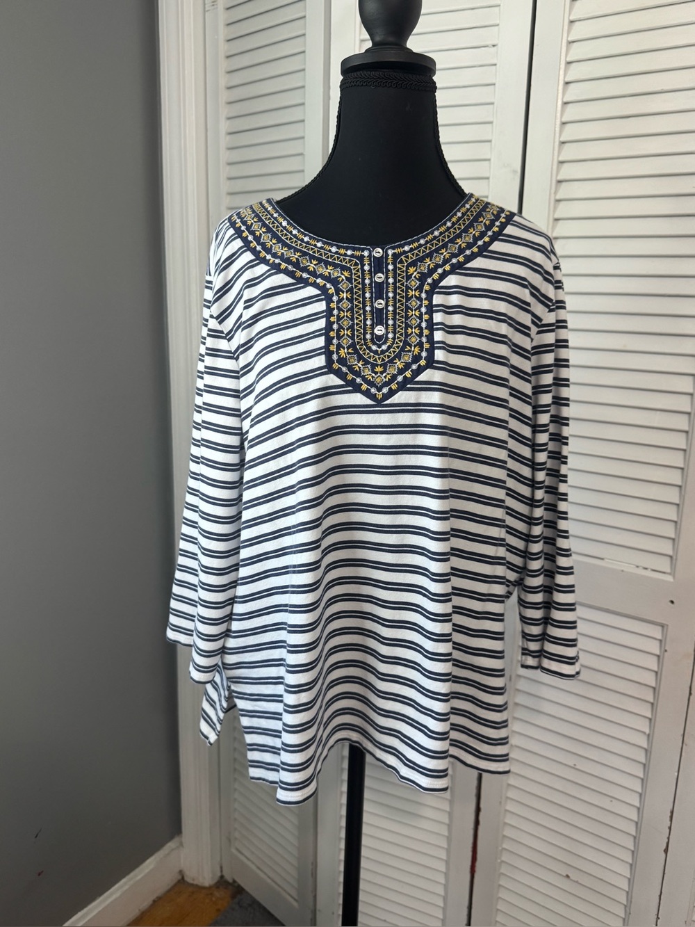 Alfred Dunner Block Island Stripped Embroidered Neckline Grandmacore Top Large